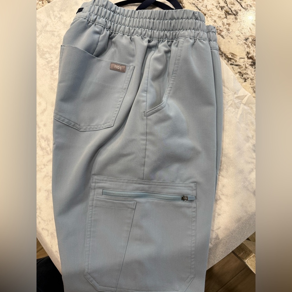 Figs Women’s Light Blue Cargo Pants Scrub Size Small